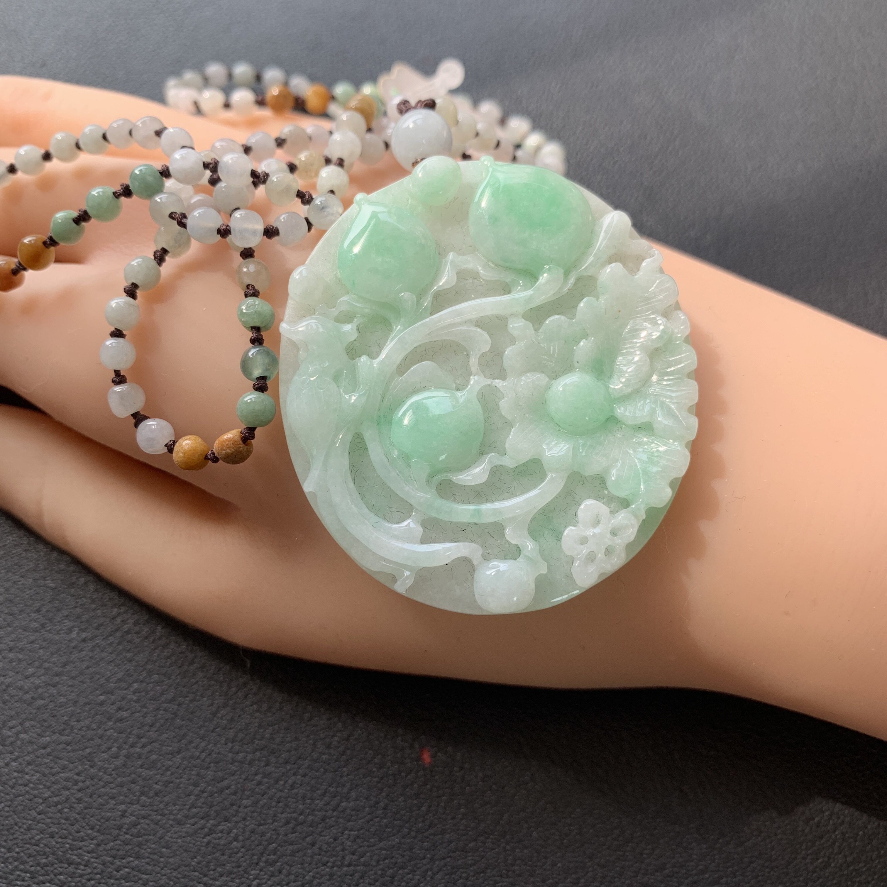 【花开富贵】天然A货翡翠手工雕刻吊坠尺寸约51*45*5mm