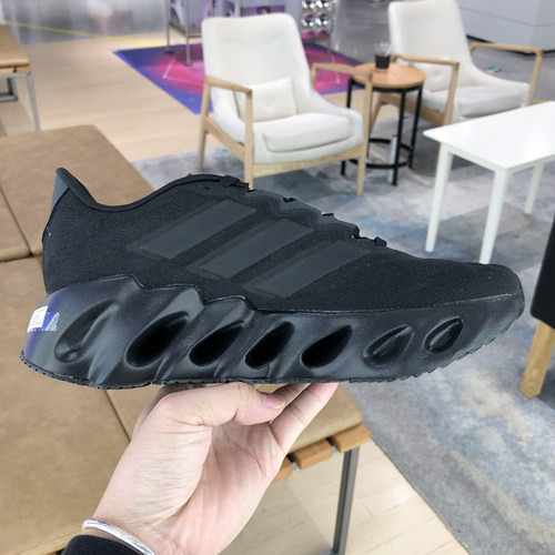 阿迪达斯男鞋2023冬季新款SWITCH FWD休闲透气运动鞋跑步鞋ID1779