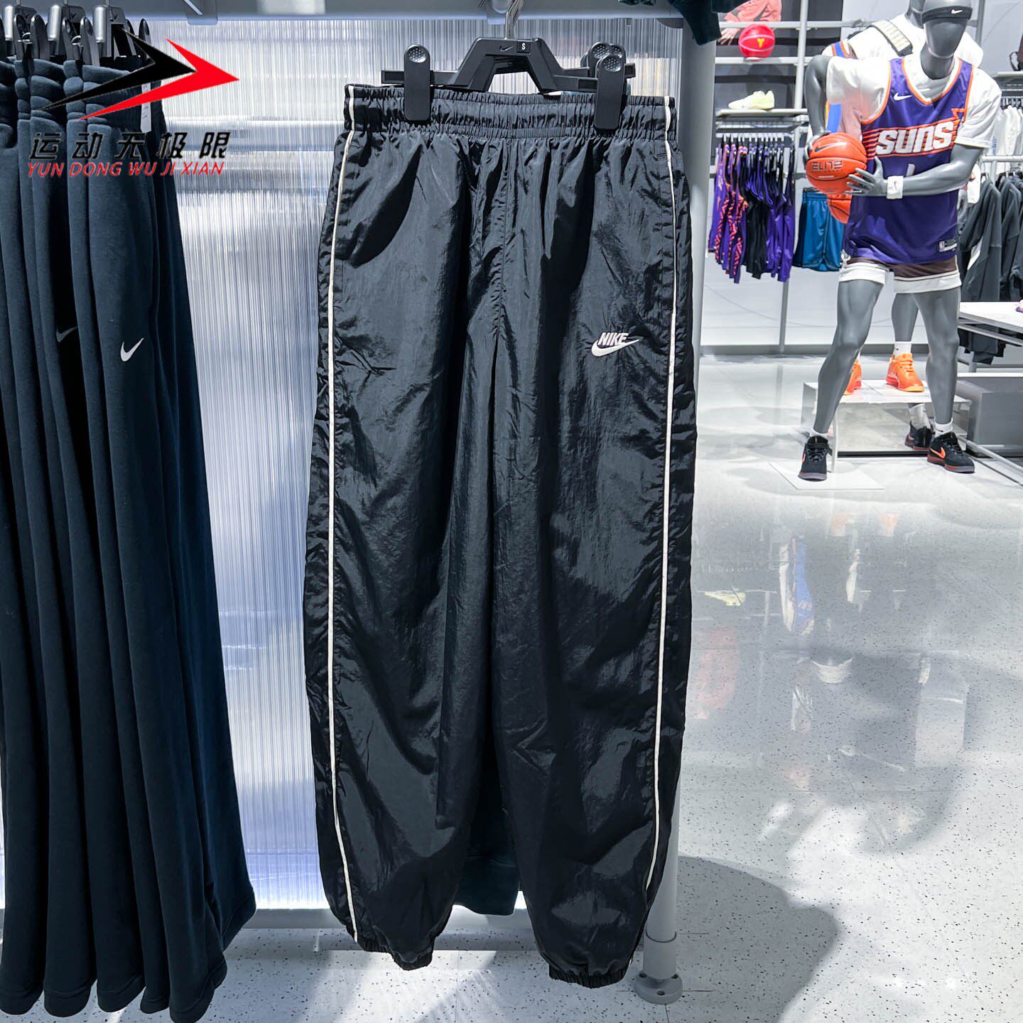 Nike耐克女装2026夏新款运动休闲舒适宽松高腰梭织长裤IM8032-011