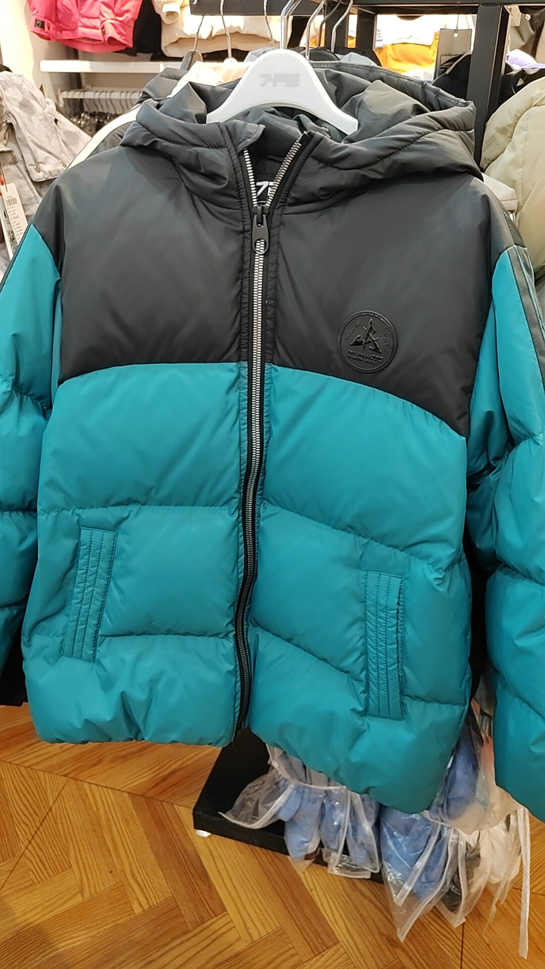 七波辉专柜正品男款大童131871冬装羽绒服鸭绒袄实体店现货青少年