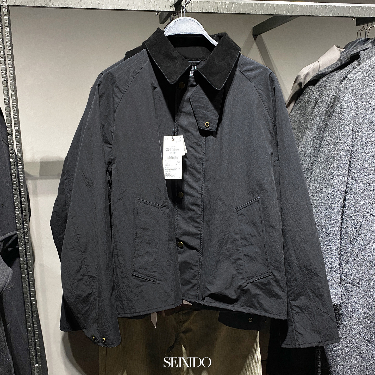 柜799！欧美新款男装拼接撞色翻领短款夹克插肩袖简约外套8281102