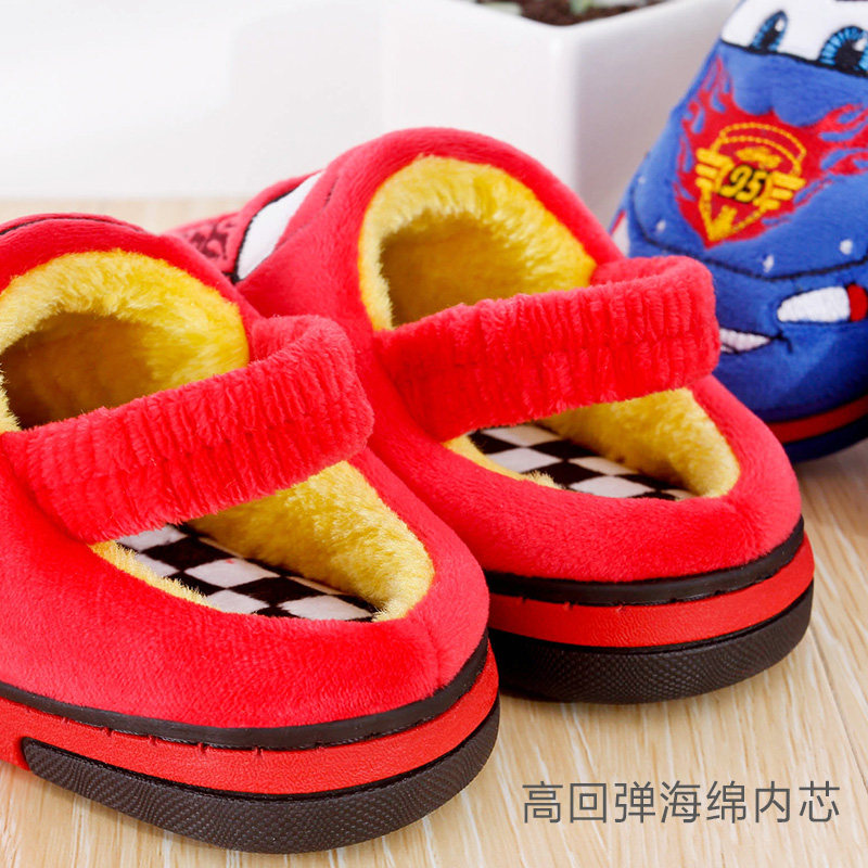 Pantoufles enfants en suède DISNEY pour hiver - Ref 1032601 Image 3