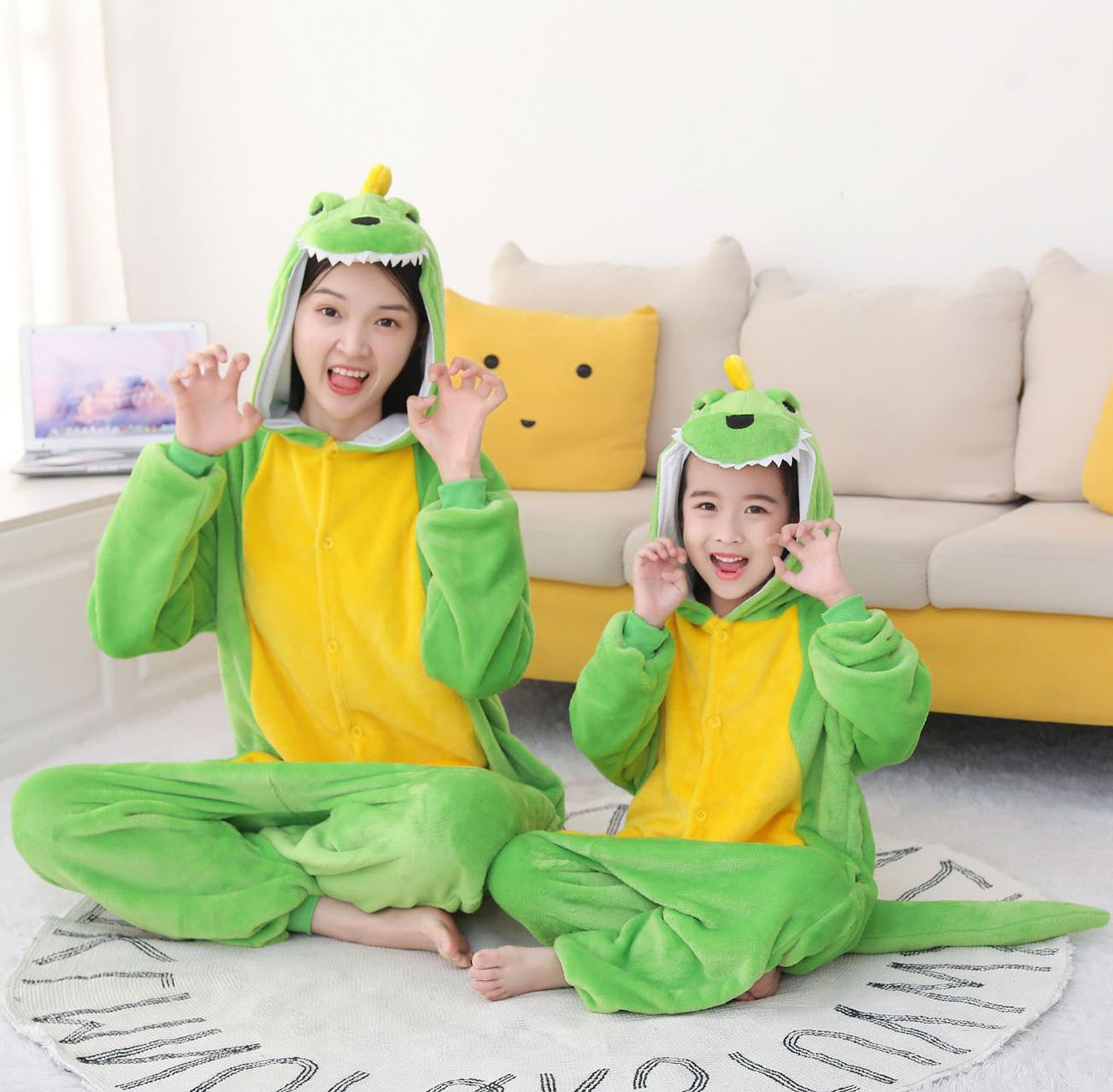 小恐龙衣服儿童连体身睡衣秋冬女童宝宝珊瑚绒卡通动物男孩家居服