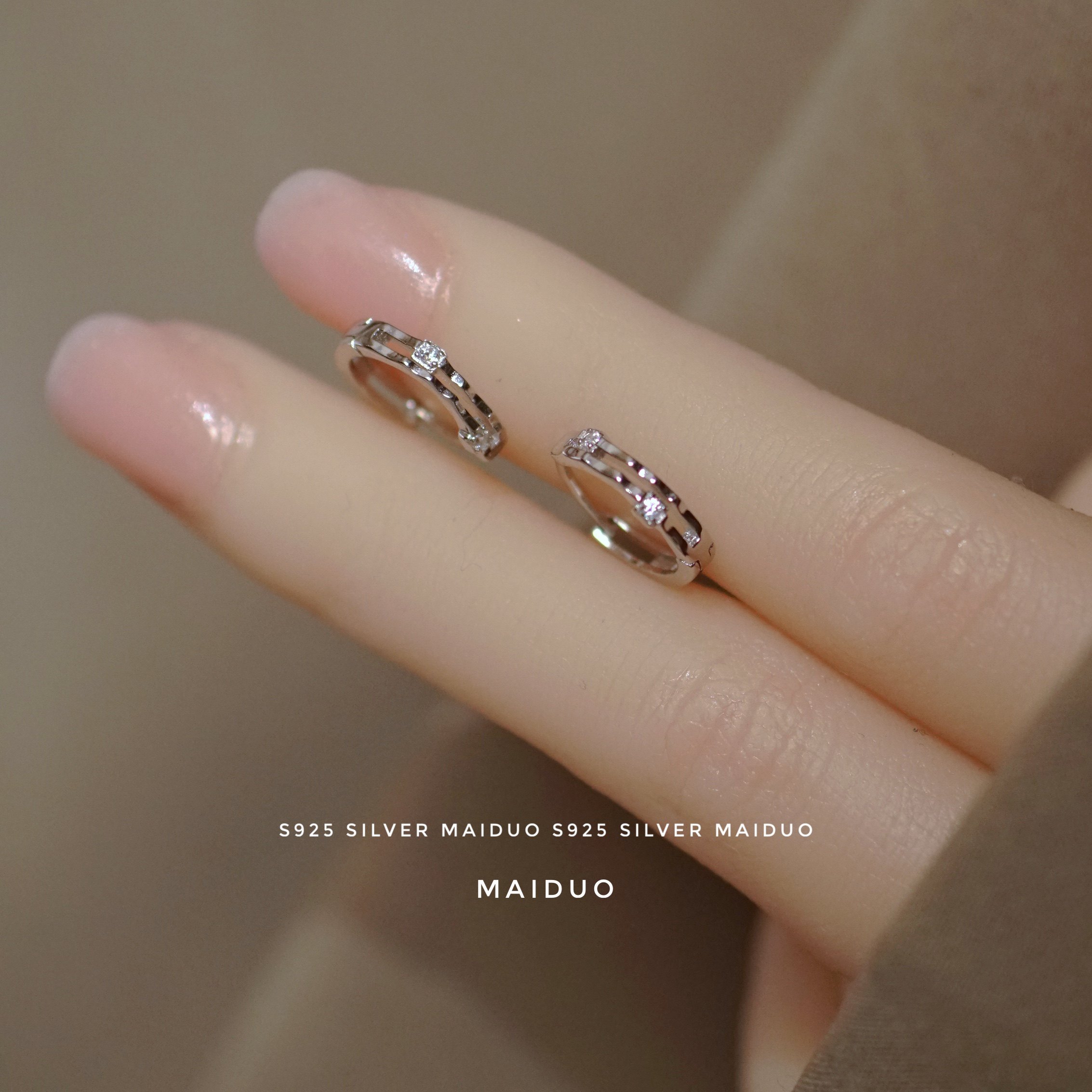 麦朵/镂空耳扣镶钻时尚s925纯银耳环养耳洞耳钉闪亮简约上班可带,饰品/流行首饰/时尚饰品新,耳环,淘宝优惠券,粉丝福利购,淘宝优惠卷