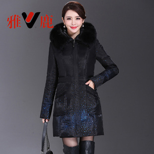 雅鹿新款压花中老年羽绒服女中长款妈妈装加厚冬装外套新款