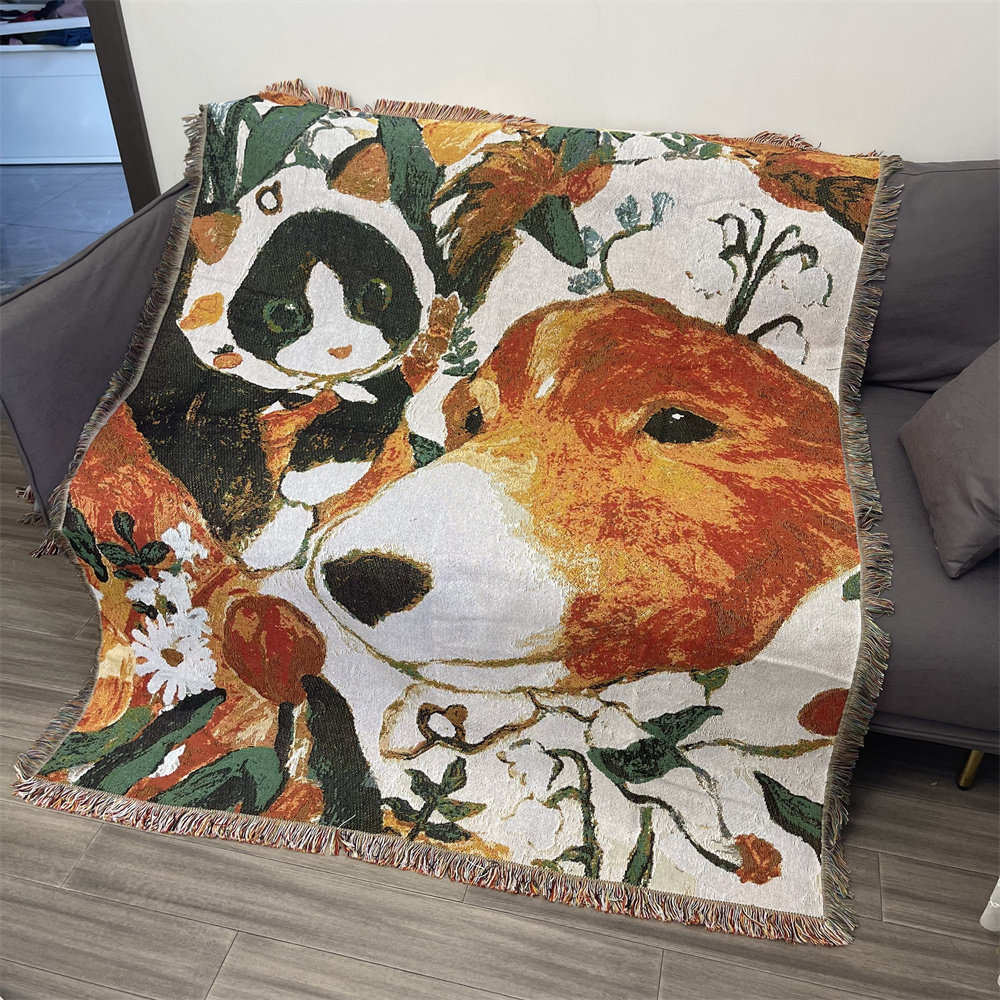 中古风猫咪抱小狗棉线编织挂毯图片