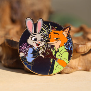 疯狂的动物城动漫周边尼克和朱迪金属徽章珐琅胸针书包装饰品pins