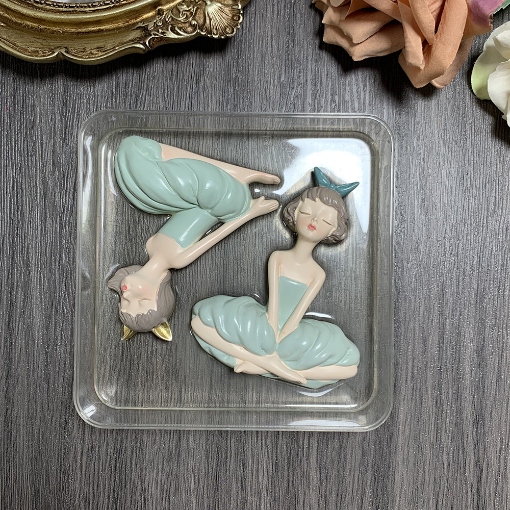 清欢滴胶 嘟嘴女孩摆台配件创意手工diy石膏香薰蜡烛硅胶翻模模具