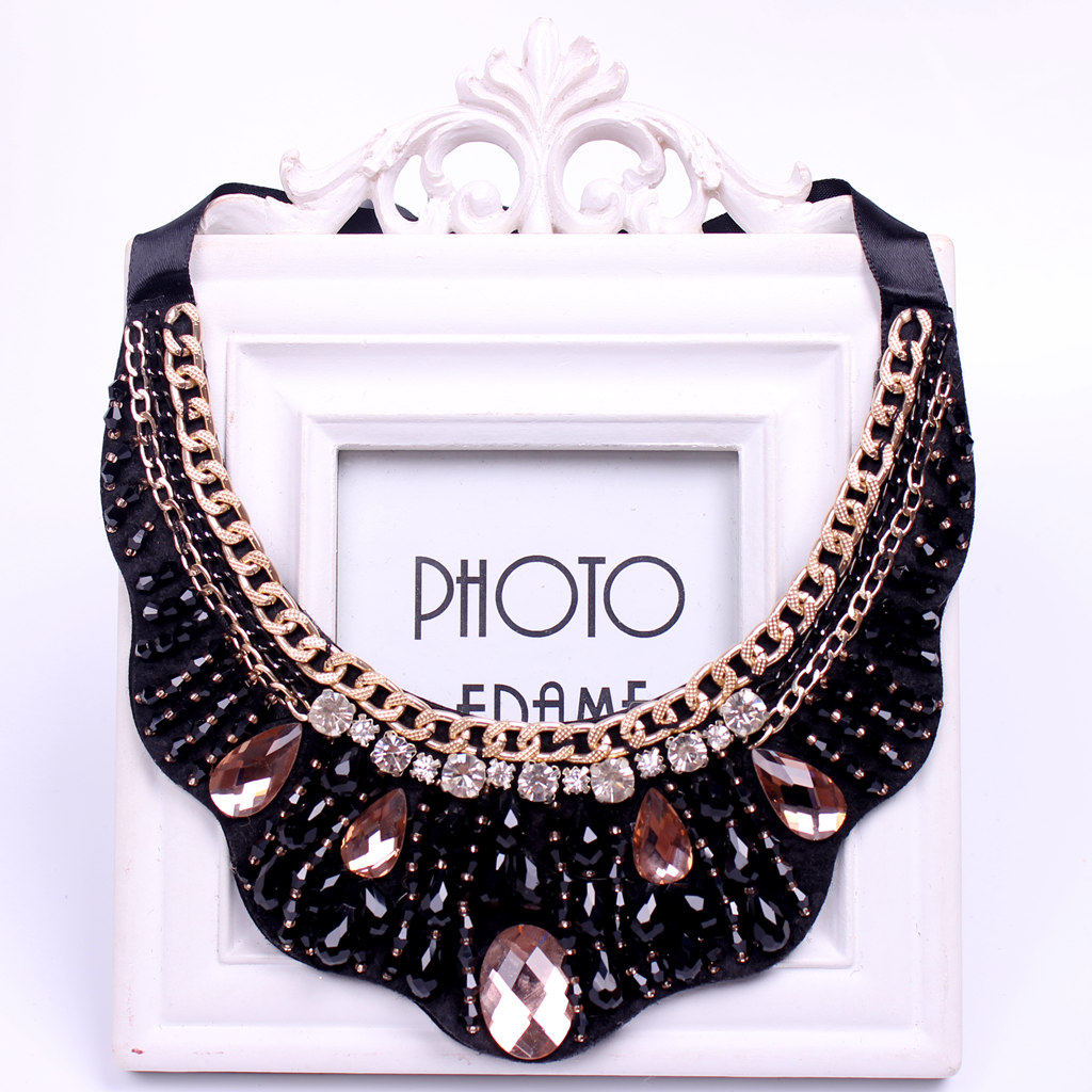 KOREAN VERSION RETRO FIVE WILD SHAPED DROP CRYSTAL FAKE COLLAR RHINESTONE EUROPEAN AND AMERICAN FAKE COLLAR SHORT NECKLACE DECORATION