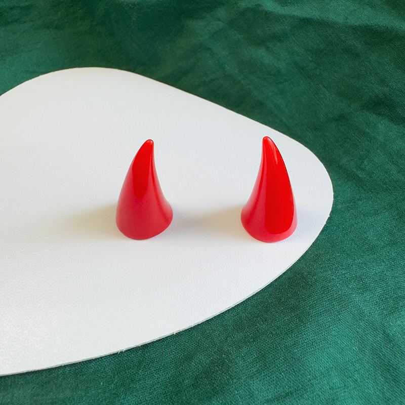 有趣恶魔角胸针！可爱红色牛角无痕强力磁吸扣徽章学生情侣配饰品