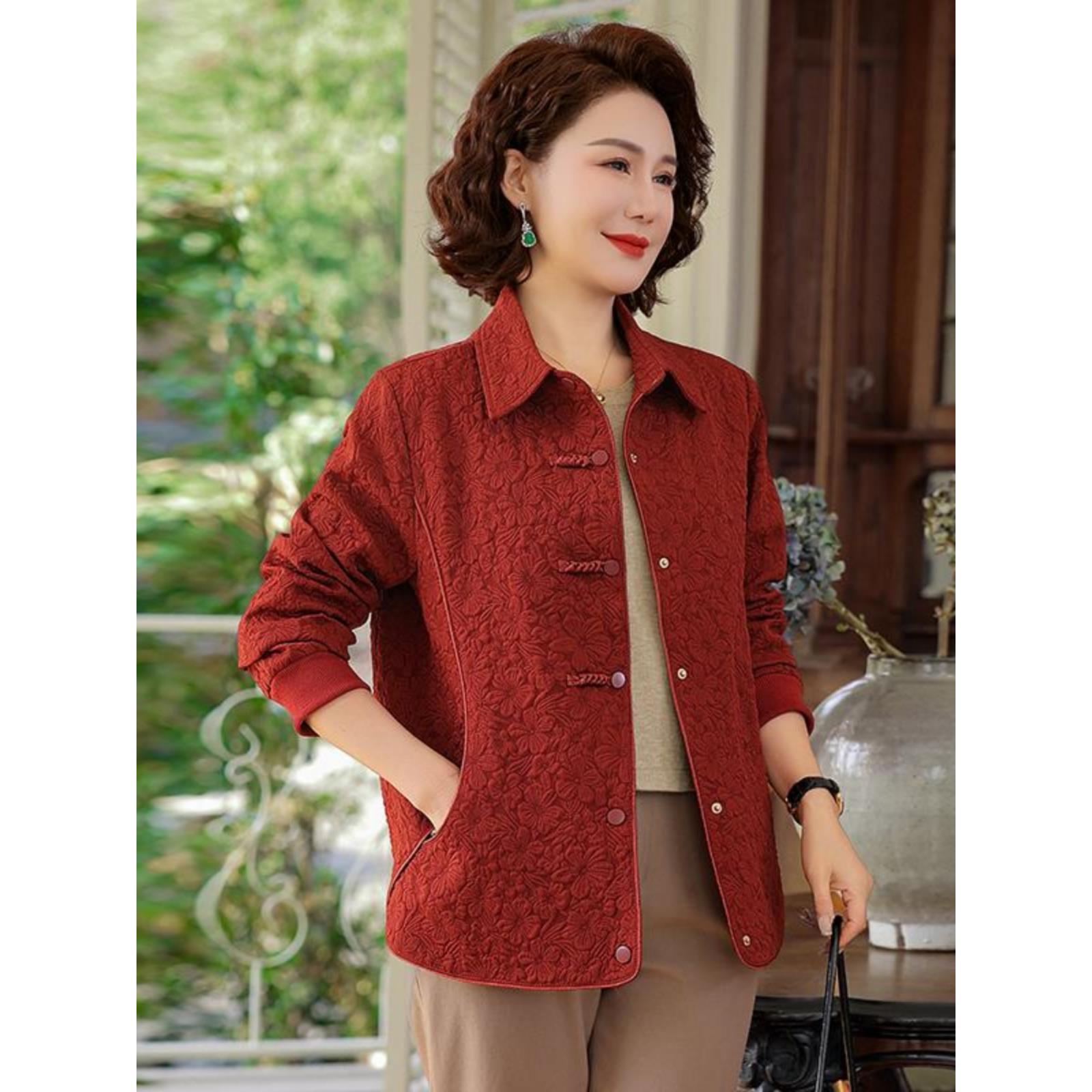 中年妈妈春装新款时尚外套中老年女春秋洋气宽松减龄翻领夹克上衣