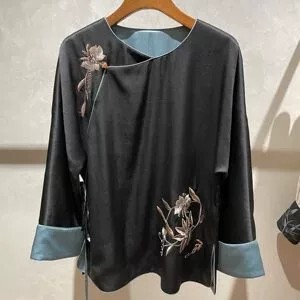 凤轩阁 重工定位刺绣里外100桑蚕丝湖丝皮子开襟外套YTRS2F0828