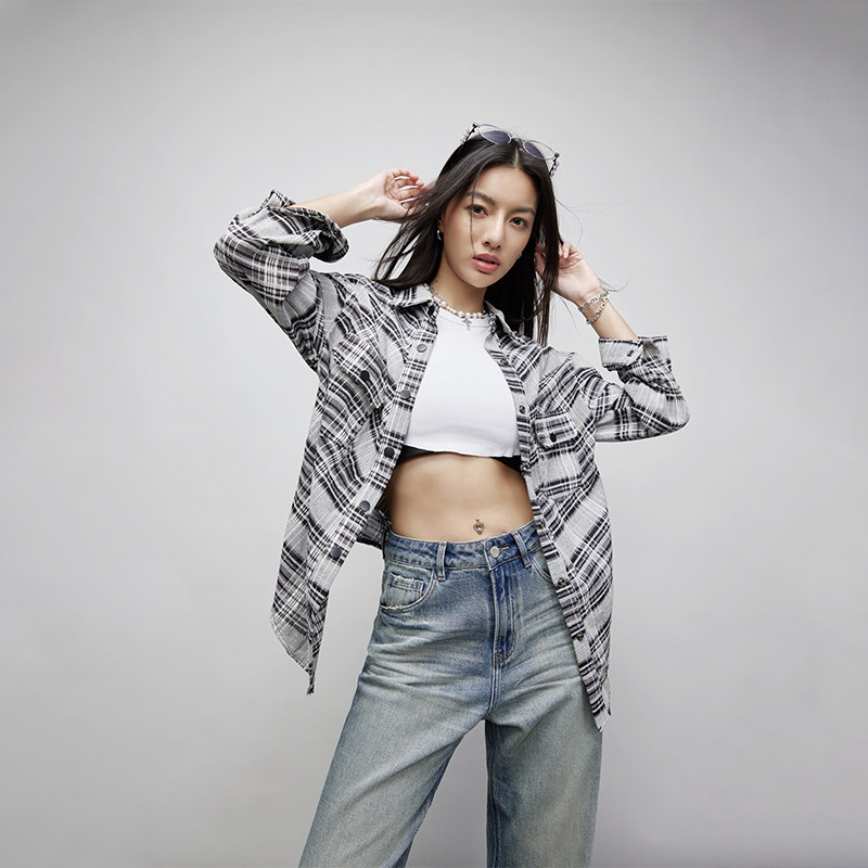时尚黑白格子衬衫女春季2026新款慵懒风复古休闲宽松前长后短上衣