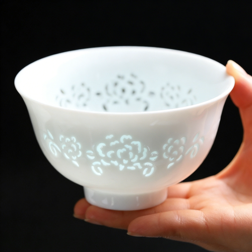 景德镇釉下彩花卉玲珑米饭碗