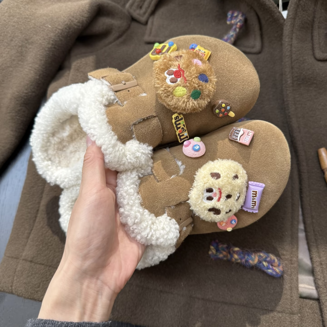 勃肯鞋雪地靴毛绒卡通MM豆巧克力别针鞋扣巧克力饼干鞋子装饰配件