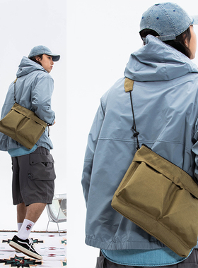 shounenn原创单肩斜挎包男户外防水休闲大容量潮流横款方形通勤包