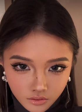 亚裔黑皮神妆！普女爆改混血芭比 小麦色古铜色美黑粉底液免晒BB