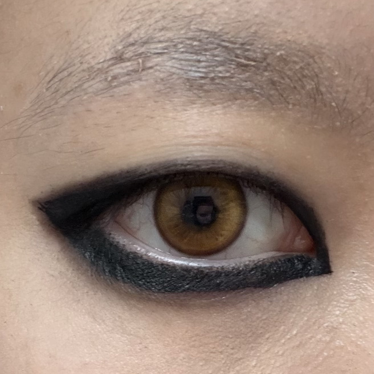 感觉黑眼线才是眼影的神..2000s千禧年辣妹小烟熏墨黑色眼线胶笔图片