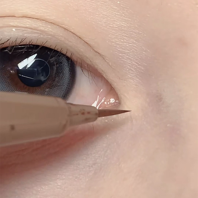 终于明白新手开眼角画哪儿了！浅棕色眼线液笔卧蚕下至阴影笔粉紫