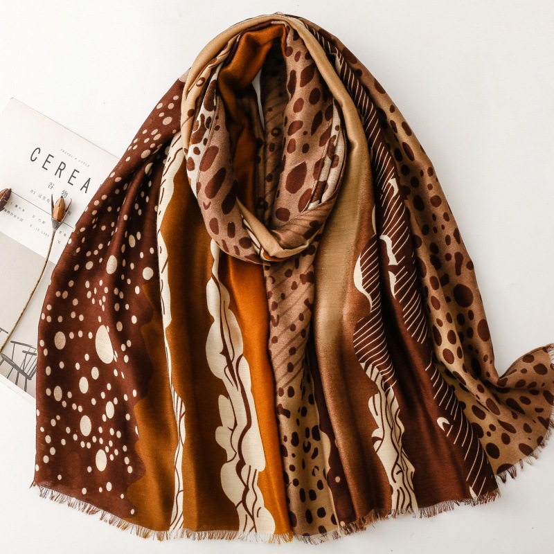 韩版秋冬棉麻质感长围巾摩卡棕印花豹纹线拼接丝巾沙滩防晒披肩女
