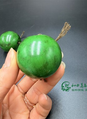 复古包浆阳绿干青手把件