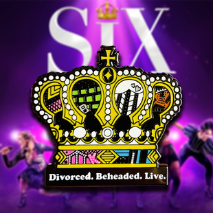 现货SIX六位皇后音乐剧周边musical皇冠金属徽章胸针饰品欧美礼物