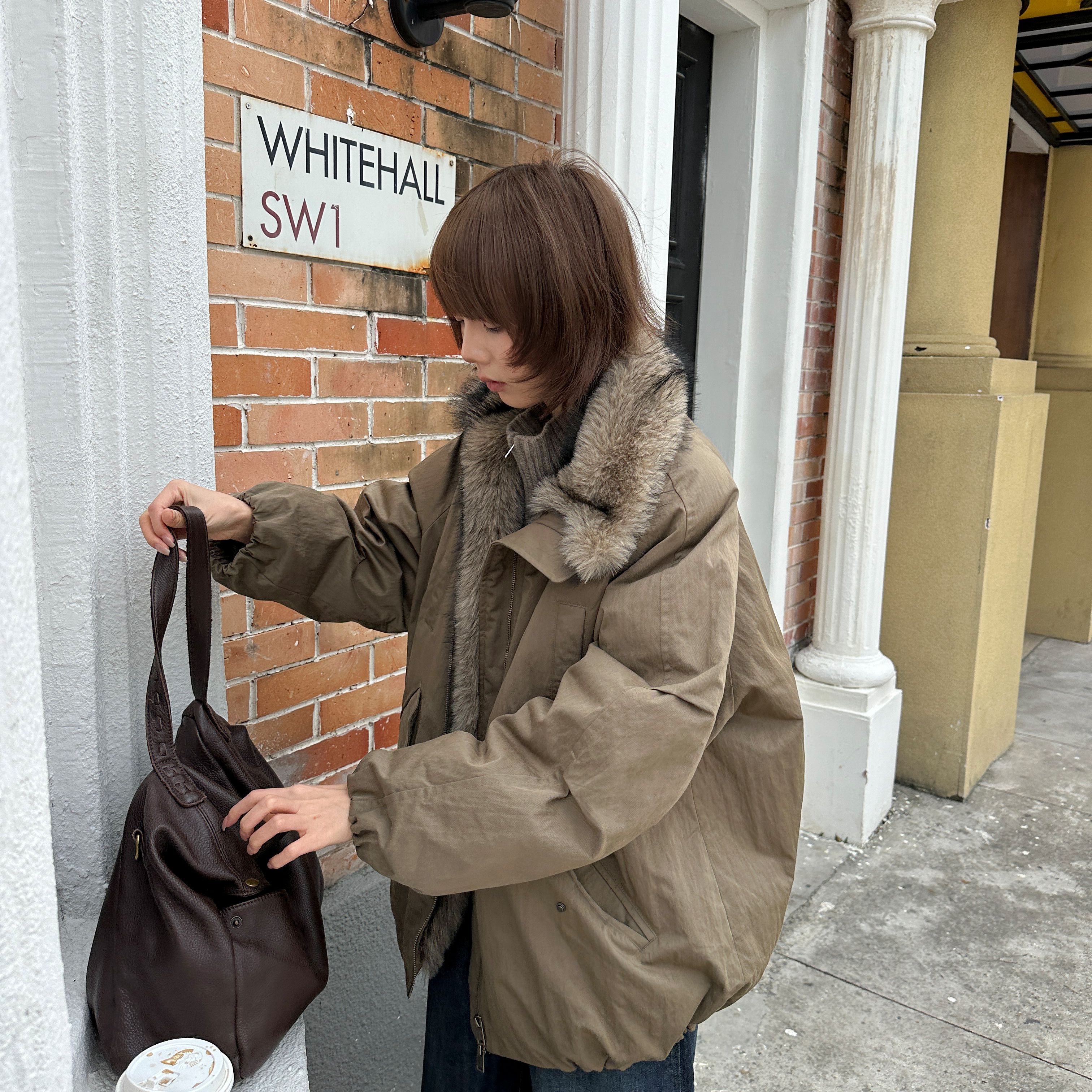 CLEAN SPACE-大毛领高领花苞型厚实保暖秋冬羽绒外套棉服57585