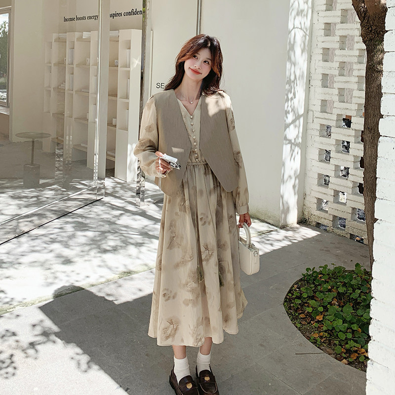 显瘦连衣裙长裙女设计感v领法式碎花2025新款春秋马甲气质,女装连衣裙,浙宝293