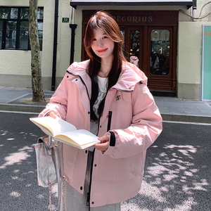 超好看粉色甜美连帽冲锋衣羽绒服女2024冬新款加厚工装短款派克服,房子粉色跟什么颜色搭配好看图片