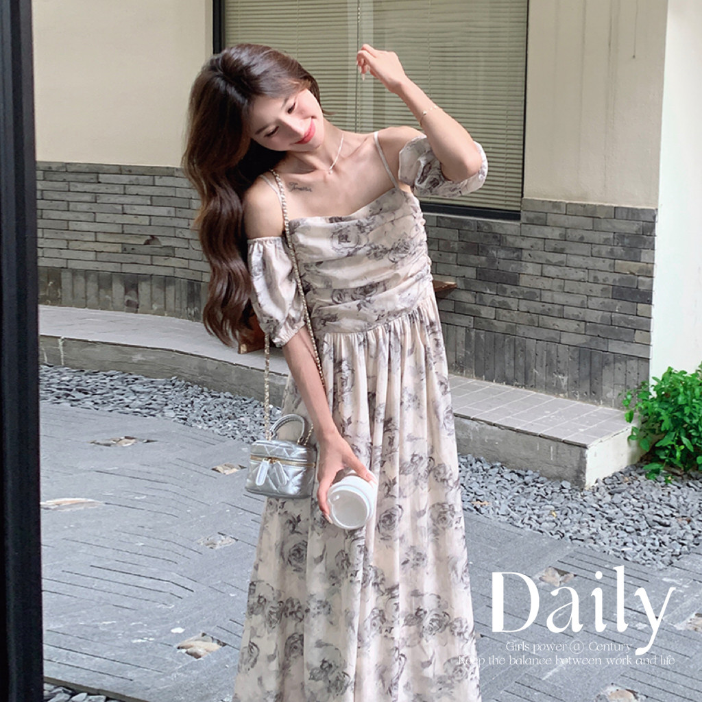 法式复古褶皱碎花吊带连衣裙女2025夏季新款韩版收腰显瘦茶歇长裙图片
