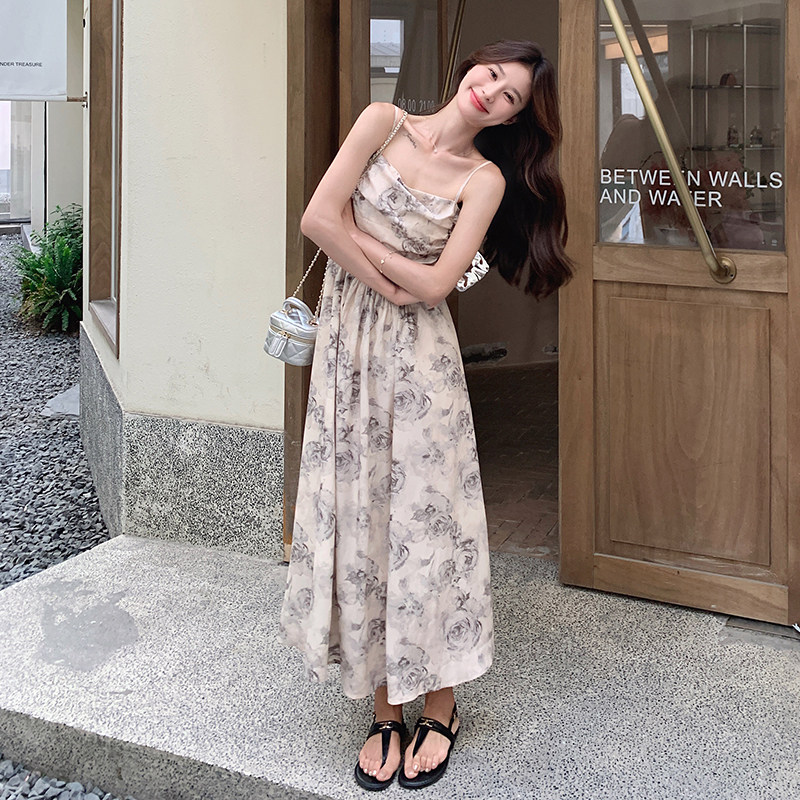 法式复古褶皱碎花吊带连衣裙女2025夏季新款韩版收腰显瘦茶歇长裙,女装连衣裙,浙宝293