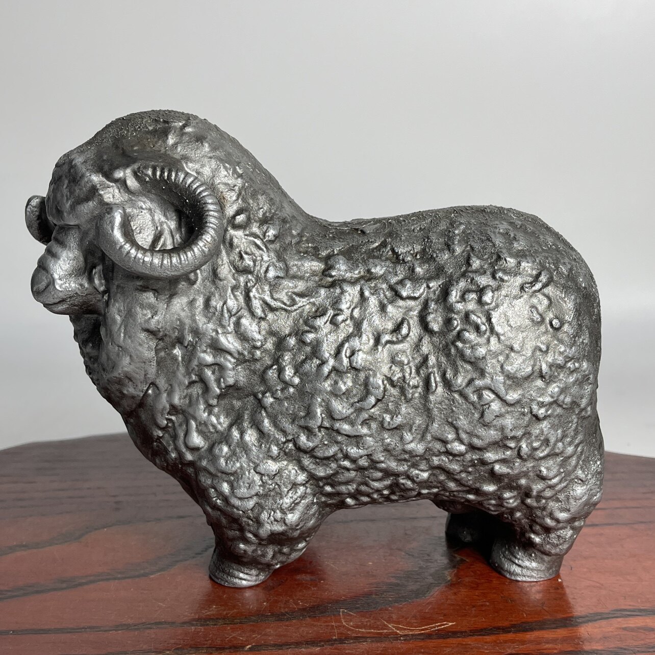 中古日本南部铁器家装摆件饰品铸铁动物茶宠摆饰装饰大肥羊