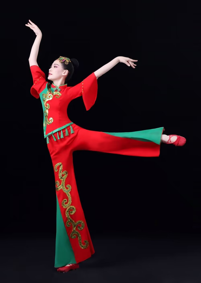 中国风秧歌舞服演出服女扇子喜庆手绢广场舞蹈套装腰鼓队打鼓服装