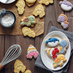 AMAGOUR原创 卡通海洋生物河豚寄居蟹海马小乌龟饼干弹簧按压模具