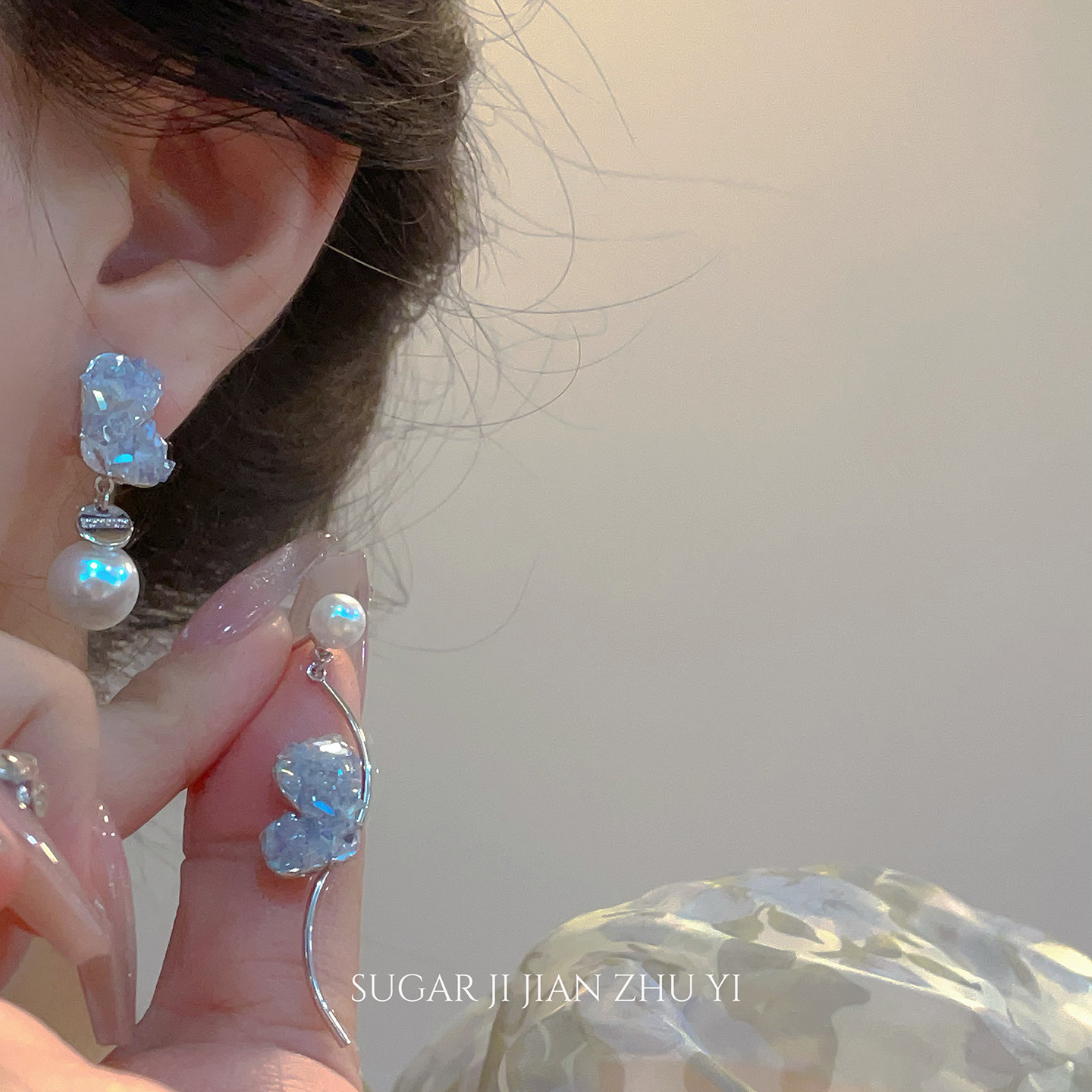 SUGAR 渐变蓝色水晶蝴蝶耳钉小众设计高级感超仙碎冰冰夏天耳环女,饰品/流行首饰/时尚饰品新,耳环,淘宝优惠券,粉丝福利购,淘宝优惠卷