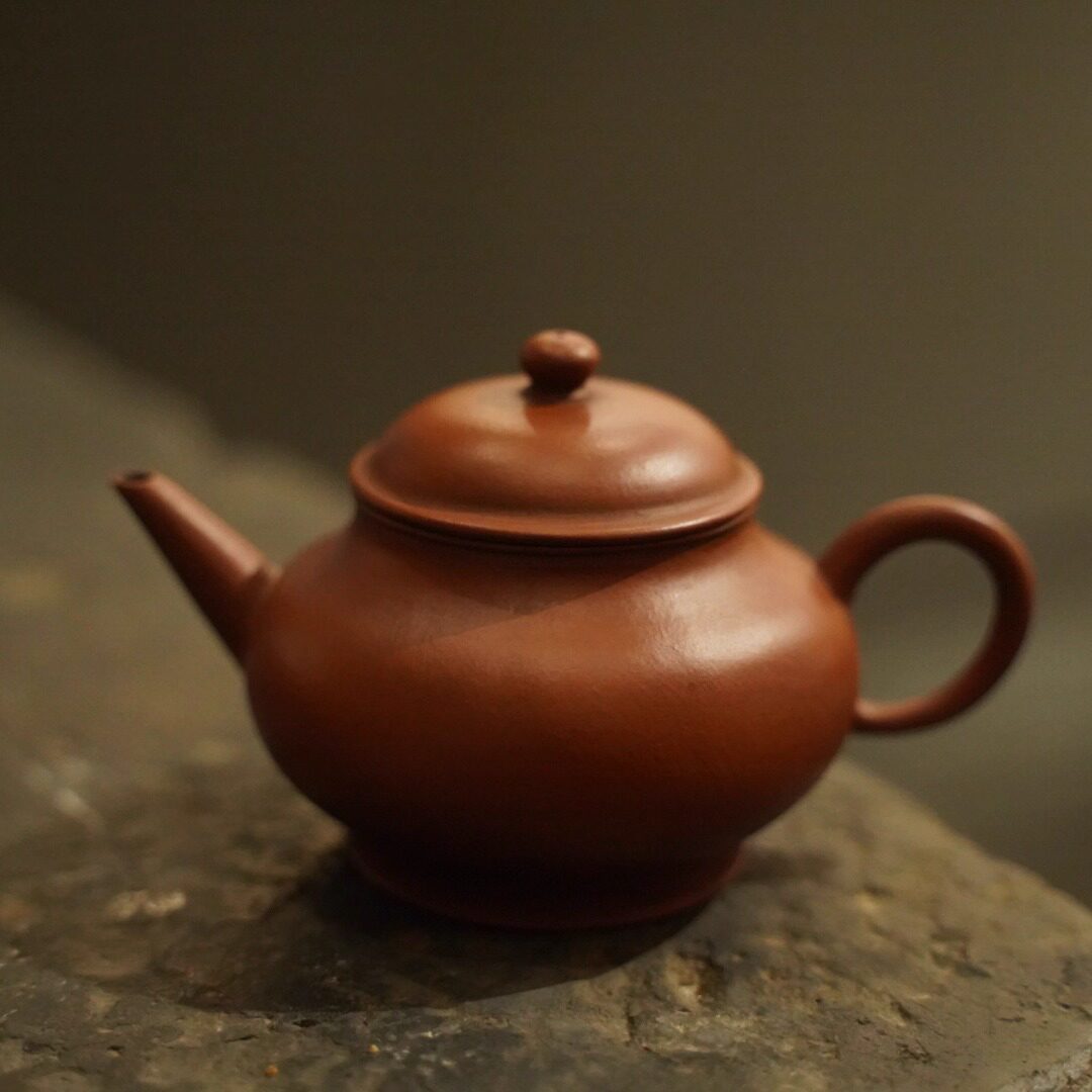 50年代日本回流紫砂 全手精工水平壶 原矿老朱泥工夫茶花押款160c