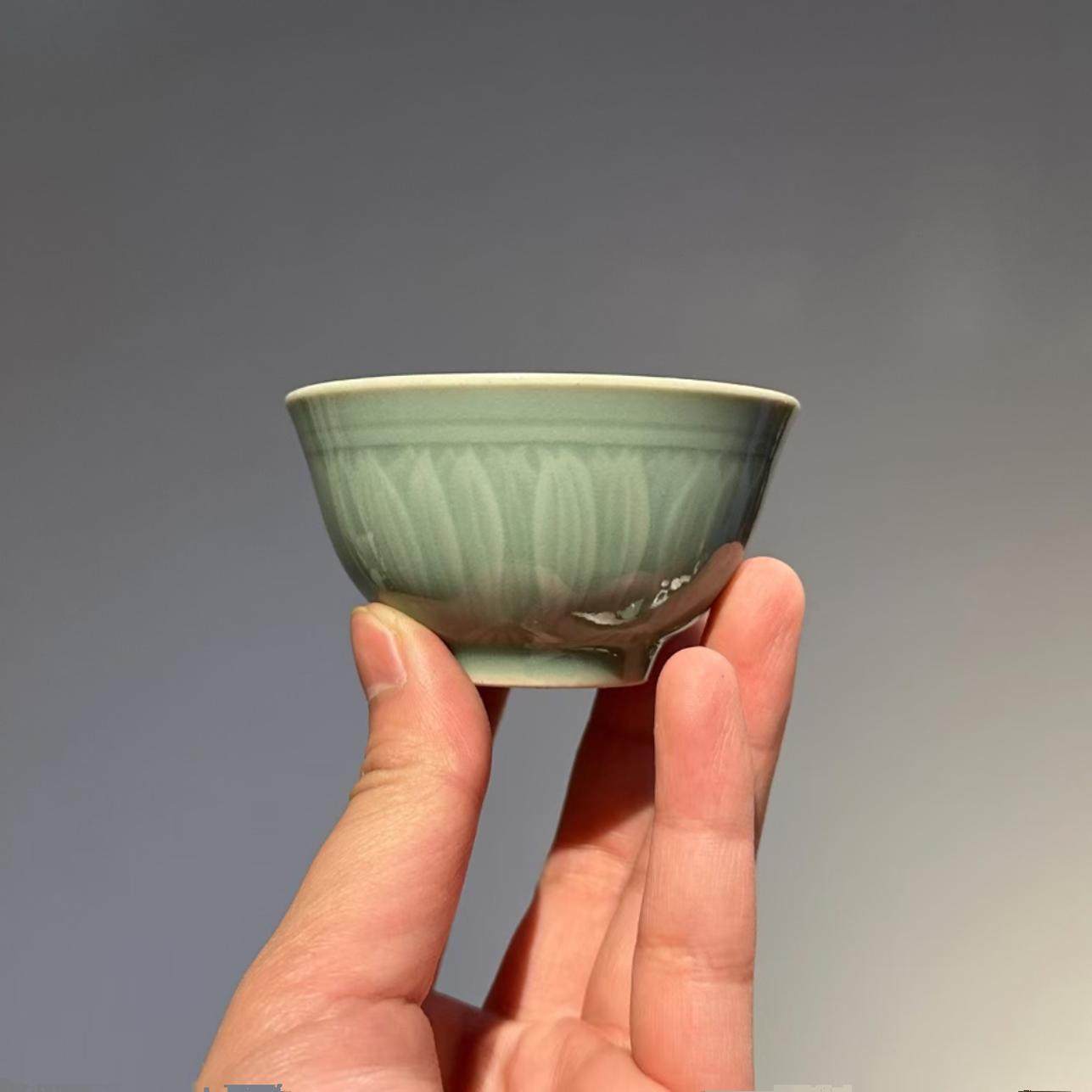 80年代出口海外龙泉青瓷 粉青梅子明刻莲花主人杯泡茶品茗杯盏80c