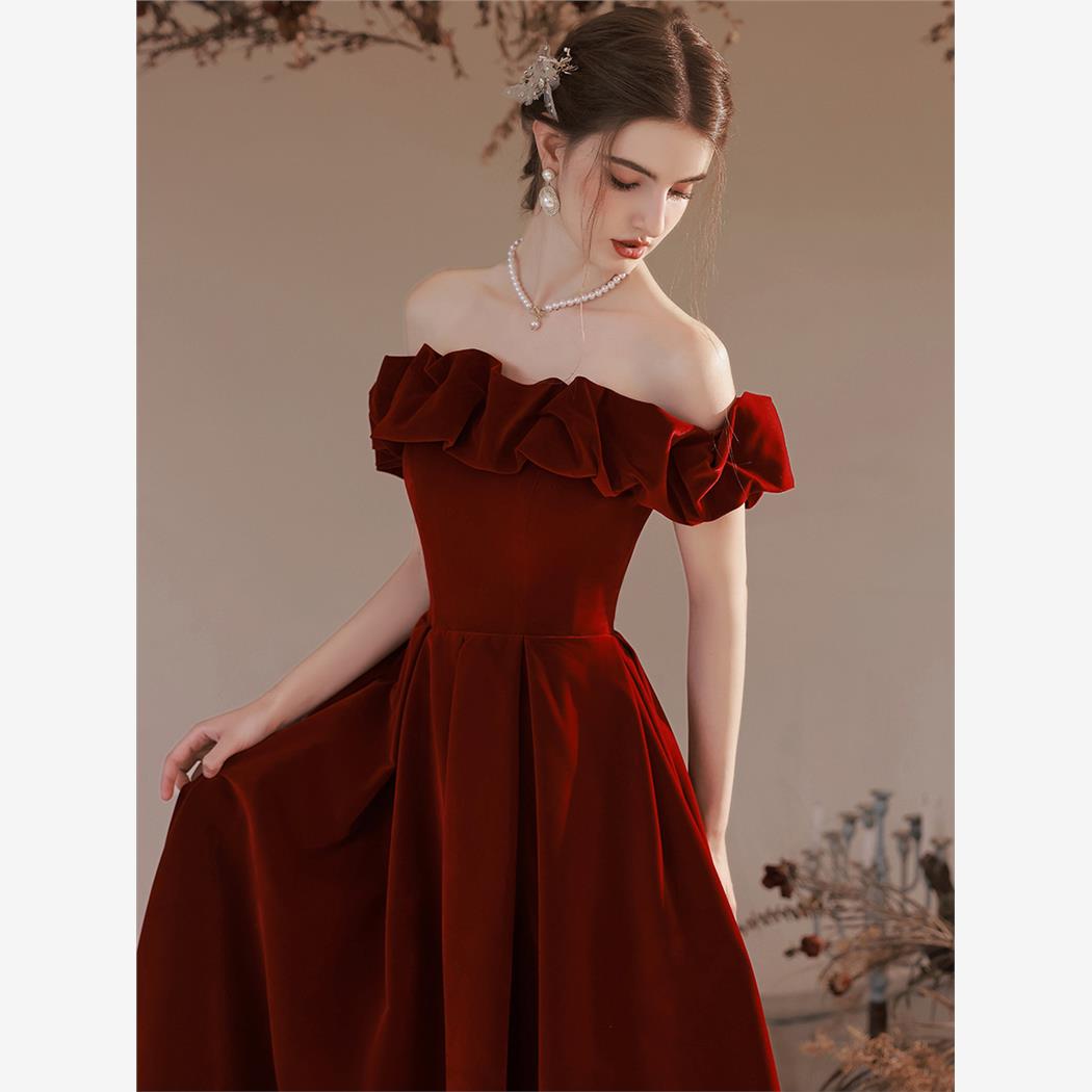 一字肩丝绒敬酒服2025新