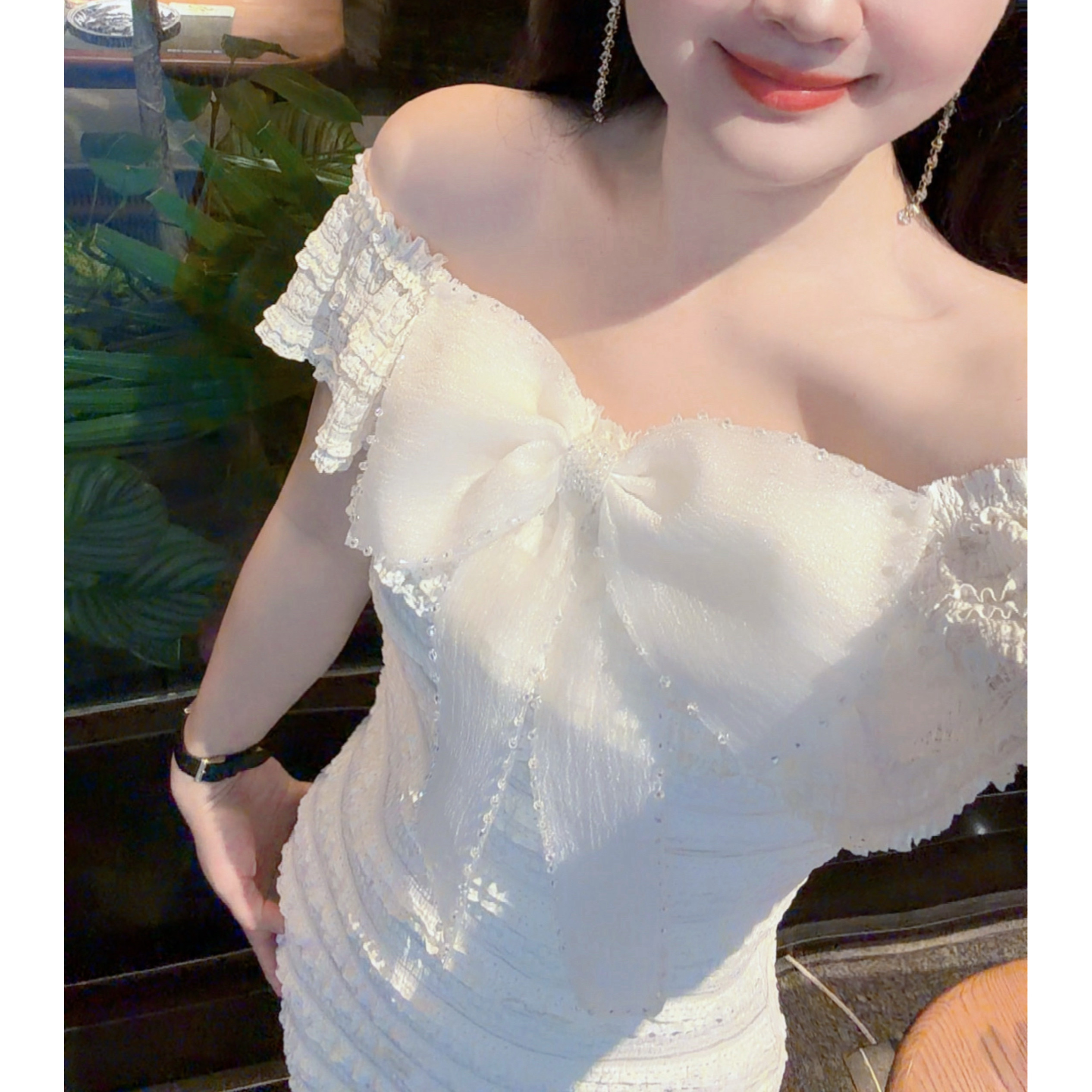魅鹊52850 【白茶梦蝶】法式气质一字领蝴蝶结公主蛋糕蕾丝连衣裙