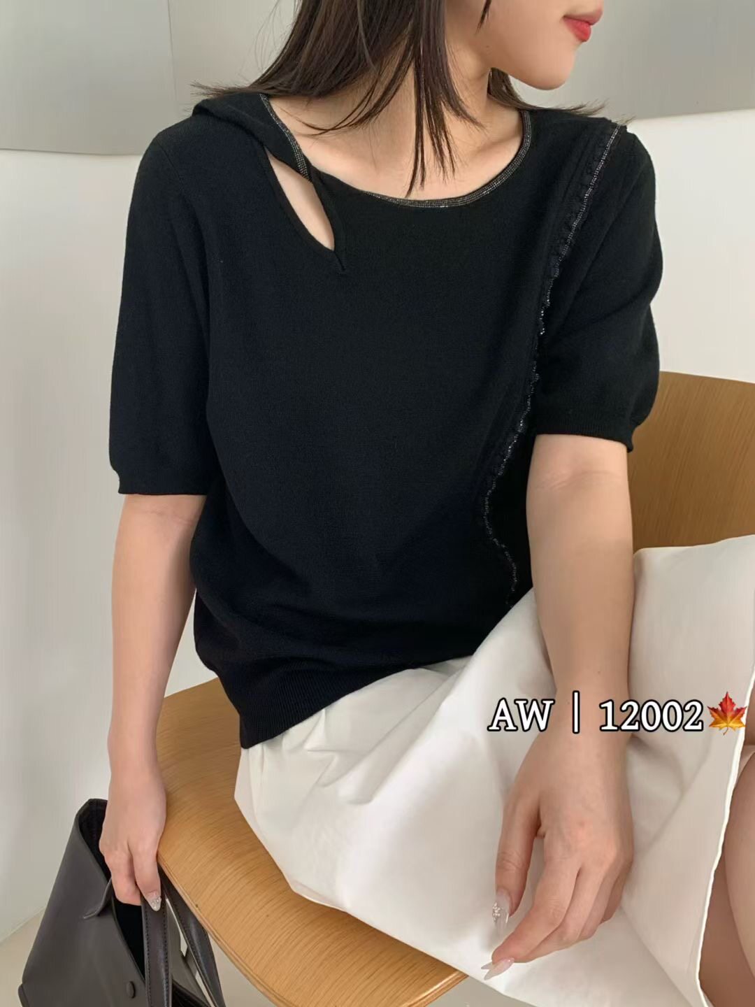 早秋2025韩版设计减龄中袖小心机镂空三羊毛针织衫女显瘦百搭上衣
