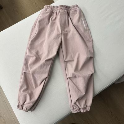 只有110cm儿童时尚笑脸字母长裤