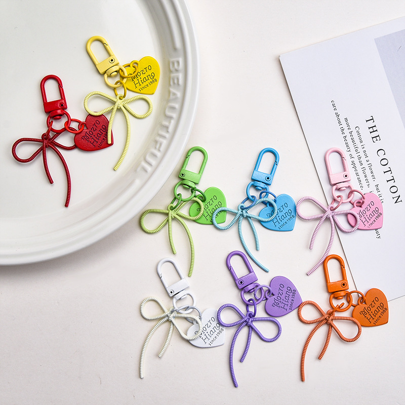 创意合金镂空蝴蝶结带彩色爱心挂牌钥匙扣diy挂件少女心包包挂饰