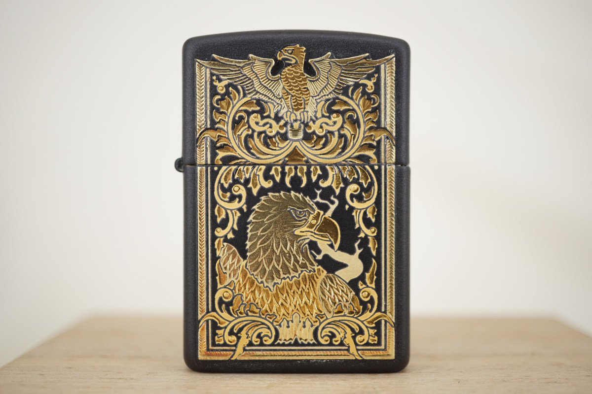 原装正版 1996年C全新黑哑漆托莱多贴章鹰巢之巅防风打火机 ZIPPO
