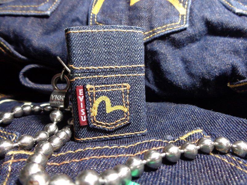 原装正版 2005年I全新限量日本牛王EVISU定制款链机打火机 ZIPPO