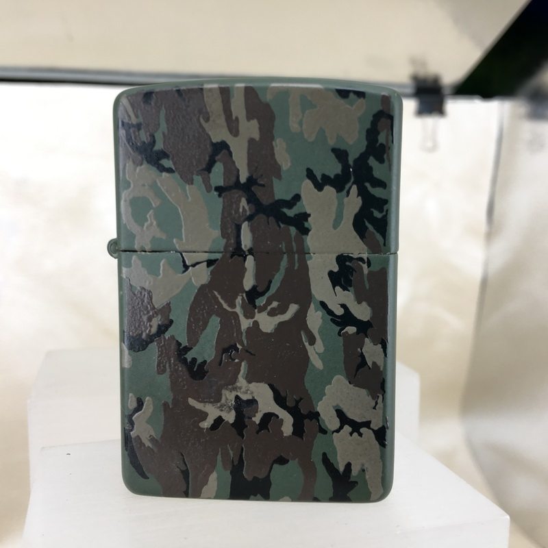 原装正版 1996年F全新双面迷彩哑漆防风打火机 ZIPPO