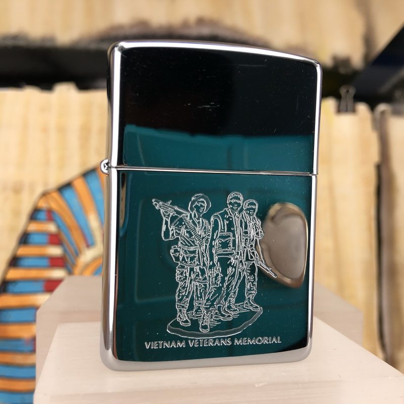 原装正版 1995年D全新镜面蚀刻越战纪念雕像防风打火机 ZIPPO