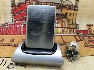 原装正版 1999年H全新镀铬仿古拉丝舒尔耳机广告打火机 ZIPPO