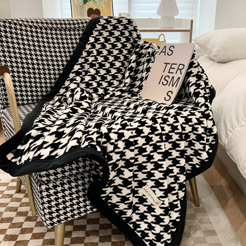 加厚千鸟格客厅沙发毯子牛奶珊瑚绒办公室午睡毛毯冬季保暖小披肩