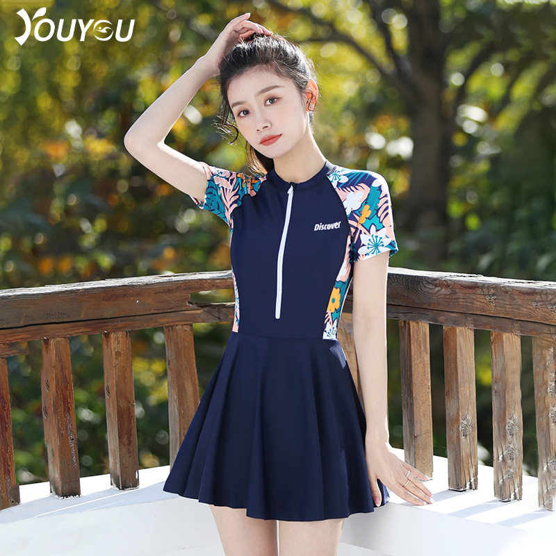 佑游泳衣女夏保守遮肚连体游泳衣2025年新款海边大码性感泳装图片