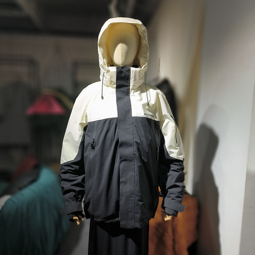 朔绘短款连帽羽绒服1999